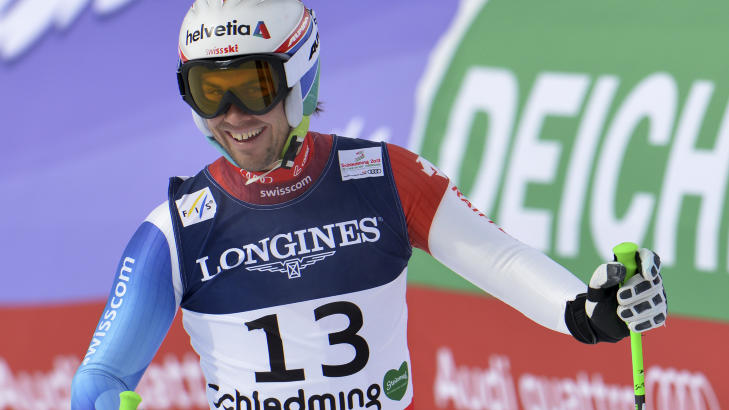 SMIL I M�L: Sandro&nbsp;Viletta ble ikke mer skremt enn at hum�ret var p� topp da han kom inn etter utfordelen. Foto: AP / Kerstin Joensson / NTB SCANPIX