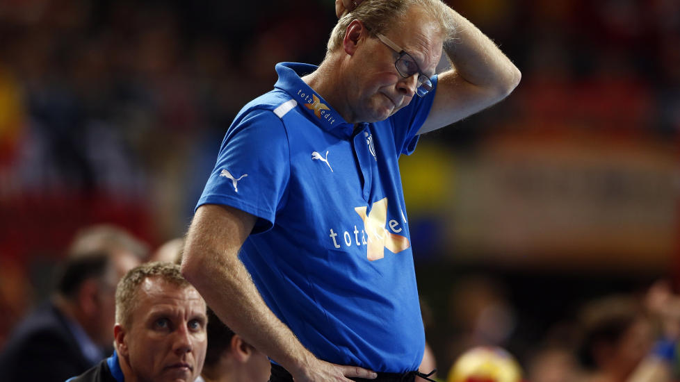 REAGERTE KRAFTIG: Ulrik Wilbek skjelte ut journalist da han fik inntrykk at hun ikke trodde han var syk.  Foto: REUTERS/Marko Djurica/NTB scanpix