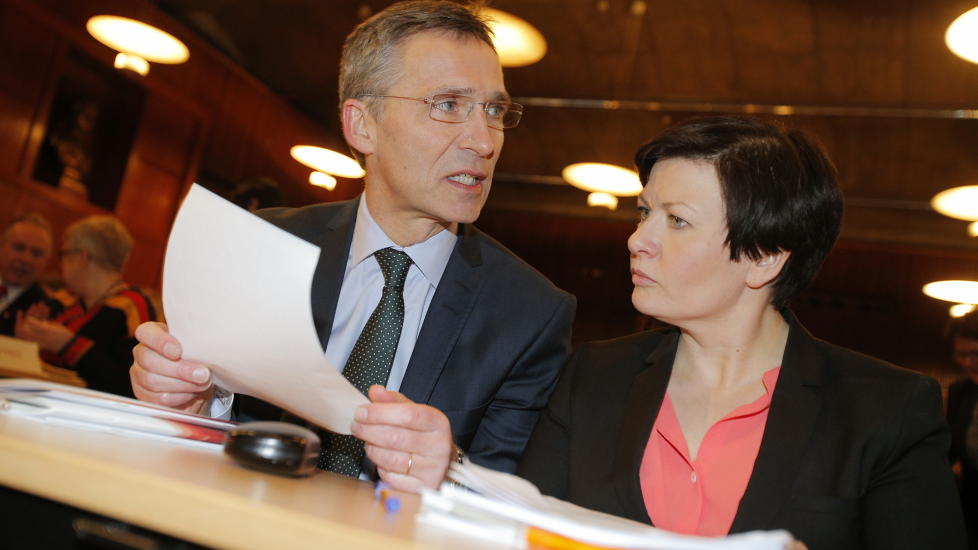 LA FRAM PARTIPROGRAM: Partileder Jens Stoltenberg og nestleder Helga Pedersen under Arbeiderpartiets landsstyrem�te i Oslo i dag.
Foto: Audun Braastad / NTB scanpix