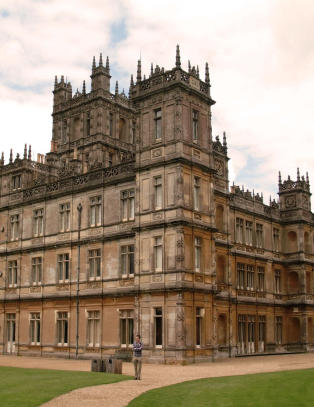 Her kan du kysse i kulissene til Downton Abbey