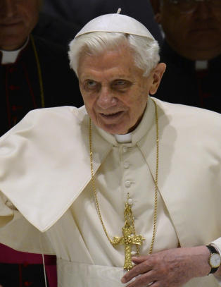 S�keboom p� hotell i Roma da paven annonserte sin avgang