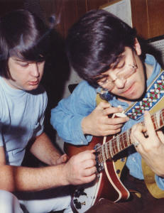 Et diskret popgeni i kulissene til de kjente popgeniene