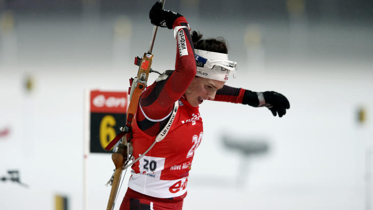 TRE BOM: Ann Kristin Aafedt Flatland bommet tre ganger p� normaldistansen i g�r, og endte p� en skuffende 44. plass. Hun lover � v�re bedre skjerpet til morgendagens stafett. Foto: Bj�rn Langsem