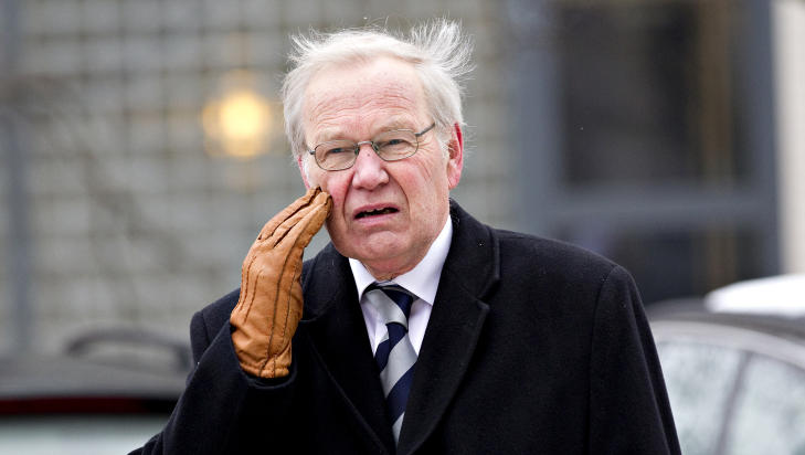  - BETYDD S� MYE:  Knut Nesb� vil bli sterkt savnet, b�de i NRK og i fotball-Norge. Det er en bauta som har forsvunnet fra oss, sa Arne Scheie om sin venn og kollega etter bisettelsen i Fagerborg kirke. Scheie  Foto: Torbj�rn Berg / Dagbladet