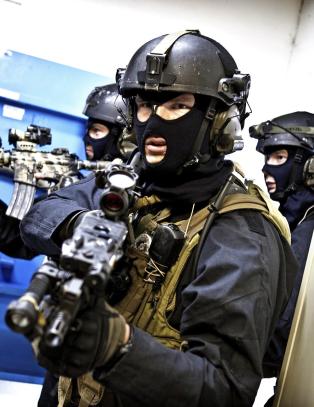 - Forsvarsbistand til politiet er brudd på Grunnloven