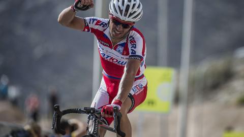 FARLIG SAMMENLAGTRYTTER: Vedtaket i Idrettens Voldgiftsrett (CAS) gj�r at spanske Joaquim Rodriguez, som her jubler for seier p� fjerde etappe av Tour of Oman torsdag, blir en mann � se opp for i de store sammenlagtrittene ogs� i 2013. I fjor ble han nummer to i Giro d'Italia og tre i Vuelta a Espa�a. Foto: JEFF PACHOUD / AFP PHOTO / NTB scanpix.