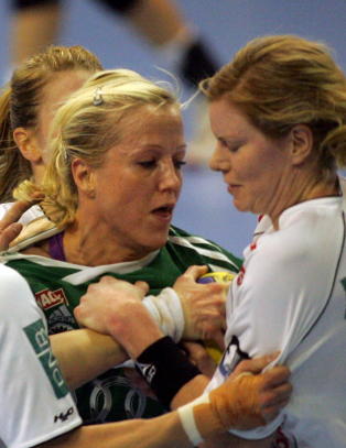 Larvik-billetter revet bort