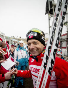 - Da blir jeg sikkert j�vlig 
overlegen og en stusselig type