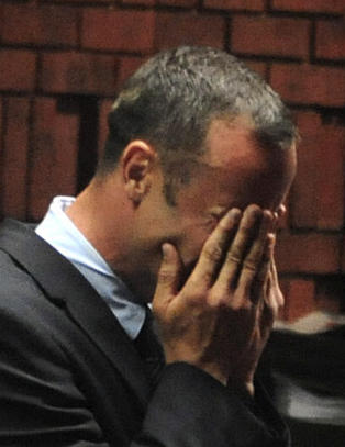 - Politiet har beslaglagt blodig balltre hjemme hos �Blade Runner�