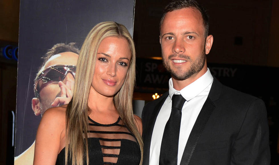 TRAGEDIE: Oscar Pistorius er siktet for drapet p� kj�resten Reeva Steenkamp. Foto: REUTERS/Thembani Makhubele/Files
