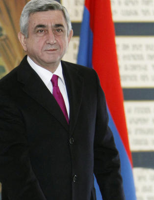 P�stander om juks etter valget i Armenia