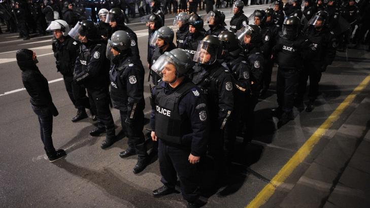 DEMONSTRASJONER: Politivold og demonstrasjoner den siste tiden skal ha ført til regjerings avgang. Foto: NIKOLAY DOYCHINOV/AFP DEMONSTRASJONER: Politivold og demonstrasjoner den siste tiden skal ha ført til regjerings avgang. Foto: NIKOLAY DOYCHINOV/AFP