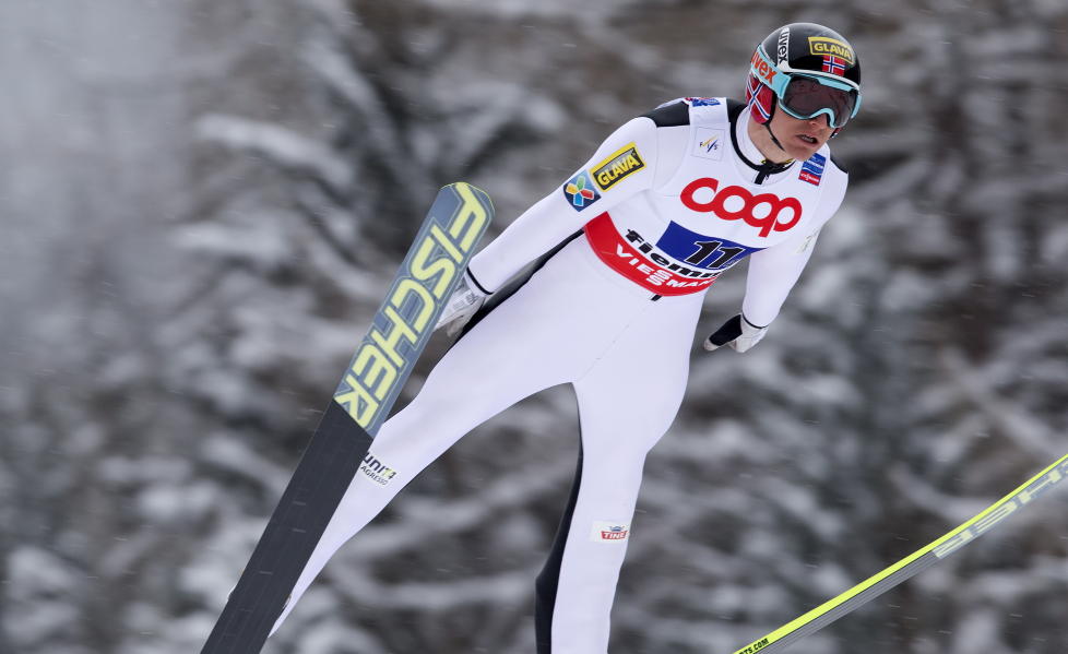 BLIR T�FT � TA GULL:
Havard Klemetsen og de norske gutta har 50 sekunder � ta igjen i langrennsporet.
Foto: Terje Bendiksby / NTB scanpix