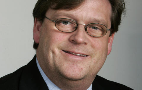 POSITIV: -  Det m� ikke bli slik at kj�tt som inneholder farlige medisiner sendes til Afrika. Men om maten ellers er helt fin og god og ikke skadelig, er det positivt om den kan brukes til noe, sier FrPs n�ringspolitiske talsmann, Harald Nesvik til Dagbladet.

Foto: Bj�rn Sigurds�n / SCANPIX