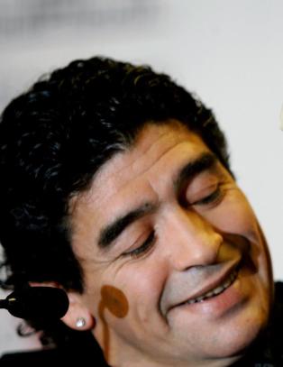 Da Maradona var i Italia i 2006, tok de fra ham klokker og diamanter