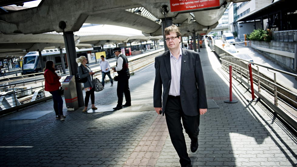 BEKLAGER: - Det er klart at forf�lgelsen og deportasjonene av j�dene er et m�rkt kapittel i norsk historie, som ogs� statsminister Jens Stoltenberg beklaget i fjor. NSBs deltakelse i denne historien er ogs� sterkt beklagelig, sier NSBs kommunikasjonssjef �ge-Christoffer Lundeby. Foto: Benjamin A. Ward