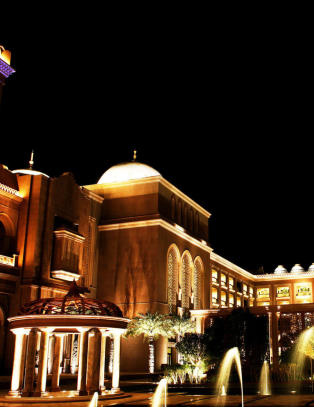 Reiser du hit m� du legge igjen samvittigheten hjemme