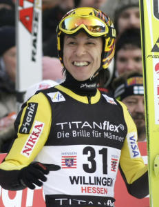 N� er verdens eldste skihopper
p� damejakt