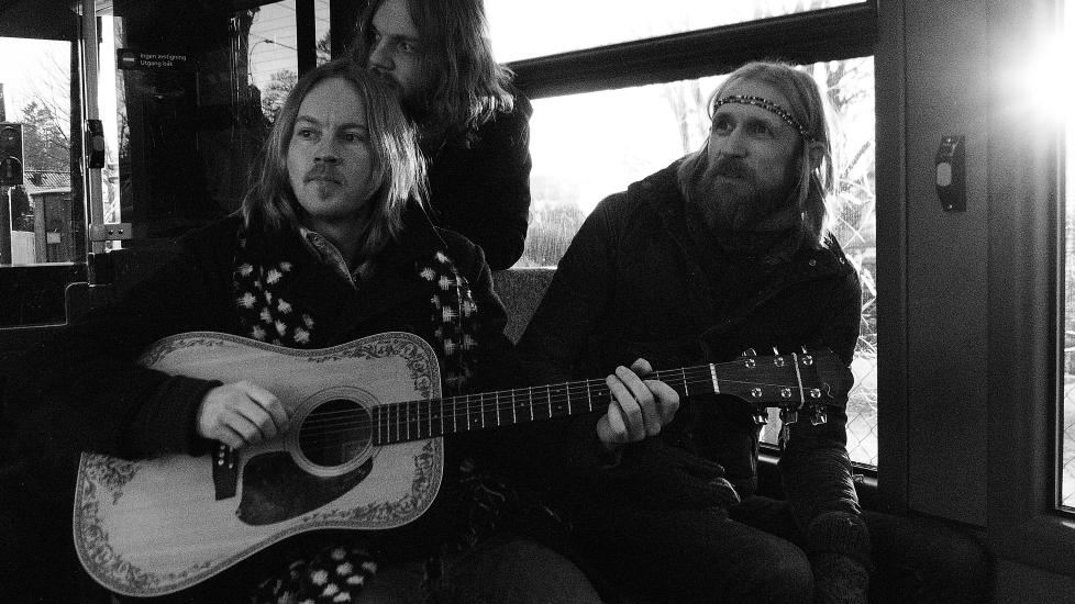 KRAFTPAKKE: �ystein Greni, Nikolai H�ngsle Eilertsen og Olaf Olsen serverer full pakke og vel s� det p� �The Oslo Bowl�.