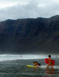 Den langgrunne stranda med gyllen sand er flere kilometer lang