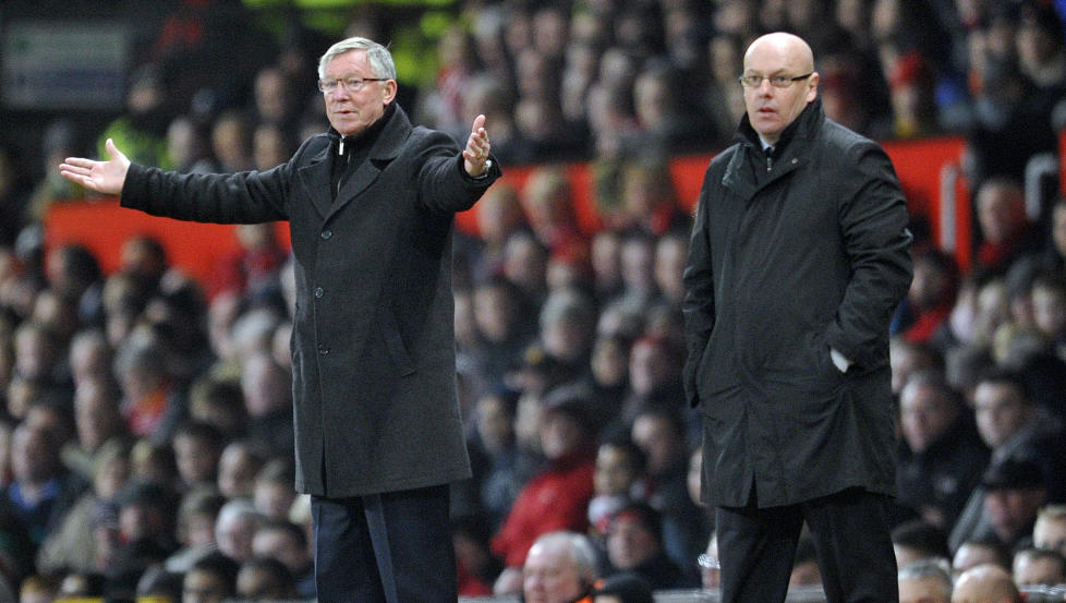 KAN BLI DIREKT�R: Manchester United-manager Alex Ferguson ser for seg en direkt�rrolle i klubben etter at han gir seg som manager. Foto: AP Photo/Clint Hughes