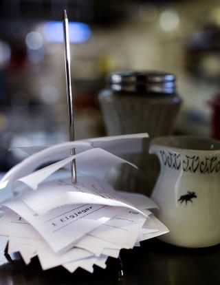 Attraksjon: Elgstua er kanskje verdens mest ber�mte elgrestaurant, p� Elverum. N� er et stort konferansehotell under bygging, ogs� det med fokus p� elg.