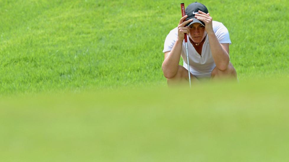NUMMER 33: Suzann Pettersen gikk p� par under tredje dag av LPGA-turneringen i Singepore. Foto:  AFP PHOTO / ROSLAN RAHMAN