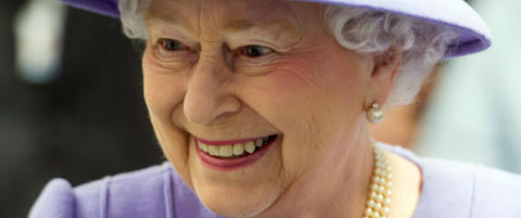 Dronning Elizabeth innlagt p� sykehus