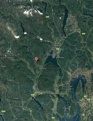 Tre biler involvert i  alvorlig massekrasj