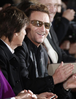 Ble heiet fram av pappa �Macca� og Bono
