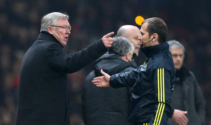 SINNA: Sir Alex Ferguson raste etter det røde kortet. Foto: AP Photo/Jon Super/NTB scanpix SINNA: Sir Alex Ferguson raste etter det røde kortet. Foto: AP Photo/Jon Super/NTB scanpix