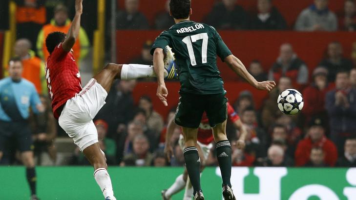 VENDEPUNKTET: Nani setter foten i Arbeloa etter et oppspill. Foto: EPA/KERIM OKTEN/NTB scanpix VENDEPUNKTET: Nani setter foten i Arbeloa etter et oppspill. Foto: EPA/KERIM OKTEN/NTB scanpix