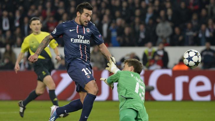 AVGJORDE: Ezequiel Lavezzi berget videre mesterligaspill for PSG da han utlignet til 1-1. mot Valencia. Det ble ogs� sluttresultatet. Foto: EPA/CHRISTOPHE KARABA