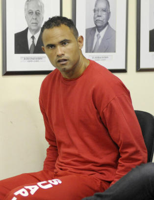 Modell-kj�resten til brasiliansk keeper kvalt og brukt som hundemat