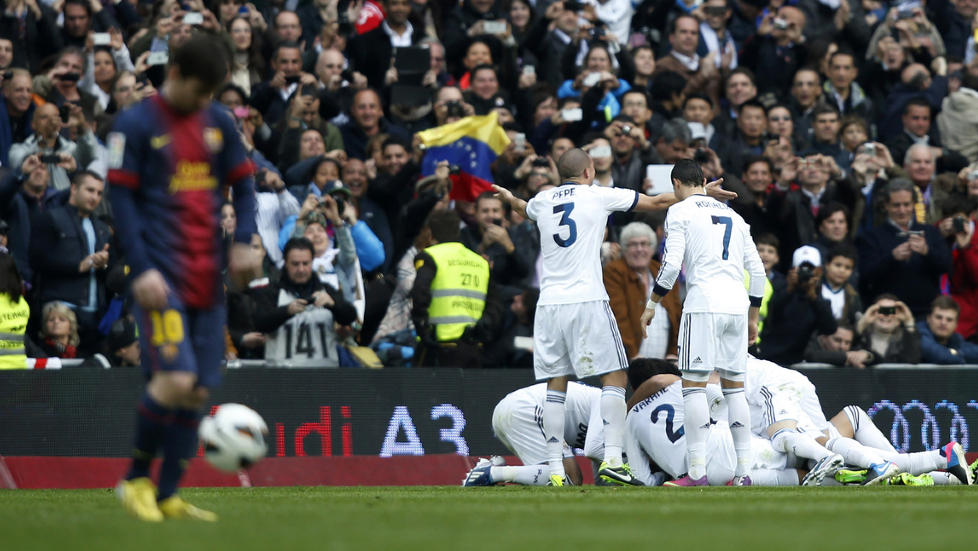 BARCELONA I TR�BBEL: Drillo tror det vil vise seg at Barcelona-stilen ikke er framtida. Lionel Messi (i forgrunnen) og lagkameratene har tapt to strake mot erkerivalen Real Madrid. Foto: SUSANA VERA, REUTERS / NTB SCANPIX