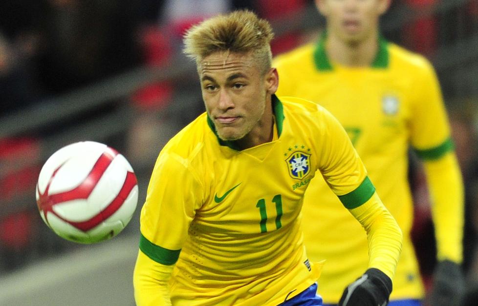 INGEN PREFERANSER: Neymar foretrekker ikke den ene spanske toppklubben fremfor den andre. Foto: AFP PHOTO / GLYN KIRK  / NTB scanpix