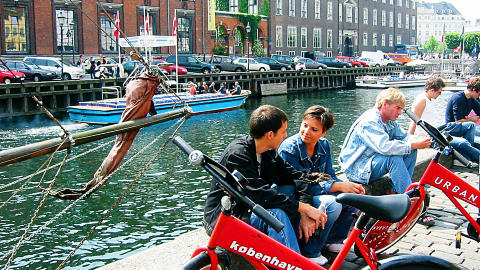 K�BENHAVN: Mange vil nyte v�ren i Danmarks hovedstad. Foto: KIRSTEN M. BUZZI