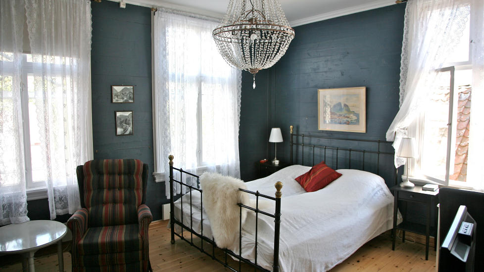 SENGEGODT: En god seng, slik som denne p� kulturhotellet p� Sogndalsstrand, blir stadig viktigere for � trekke hotellgjester. Foto: ODD ROAR LANGE