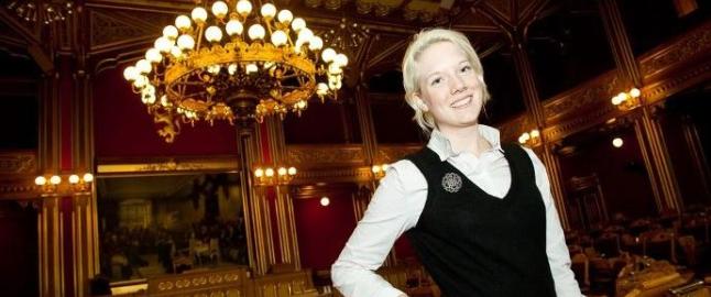 Frp-politiker b�rer banneret til prostituert i 8. mars-toget