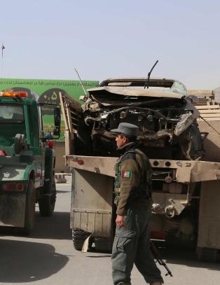 Selvmordsangrep under ministerbes�k i Kabul