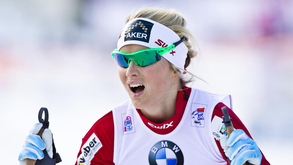 FIKK BANK: Therese Johaug var sjansel�s i det f�rste l�pet siden VM. Hun m� dermed f�lge sprintfinalene fra tribunen i Lahti. Foto: Vegard Gr�tt / NTB scanpix
