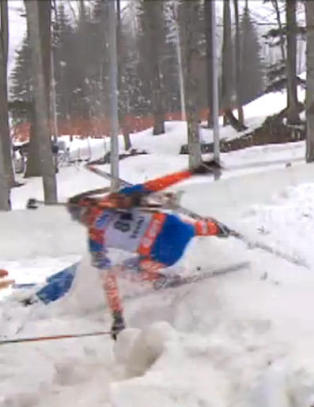 Her flyr Tsvetkov hodestups ut av OL-l�ypa