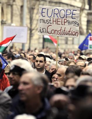 Store protester mot regjeringen i Ungarn