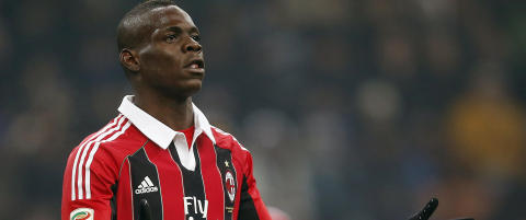 Hvordan distrahere Balotelli? Gi ham en Ipad og Angry Birds