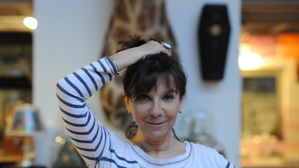 AVVIST: Performancekunstneren Sophie Calle ble dumpa av kj�resten p� e-post. I stedet for � mure seg inne, sendte hun e-posten til 107 kvinner og ba dem tolke innholdet. Resultatet kan oppleves p� Lillehammer Kunstmuseum. Foto: Yves Geant