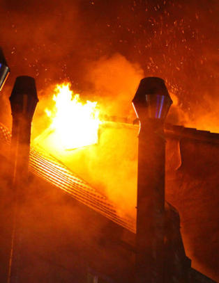 Storfamilie brant inne - Sju barn mistet livet