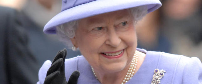 Dronning Elisabeth skaper historie i morgen
