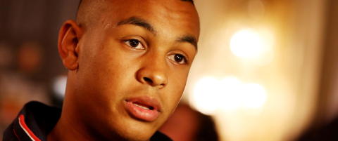 King nikket i stolpen i comebacket