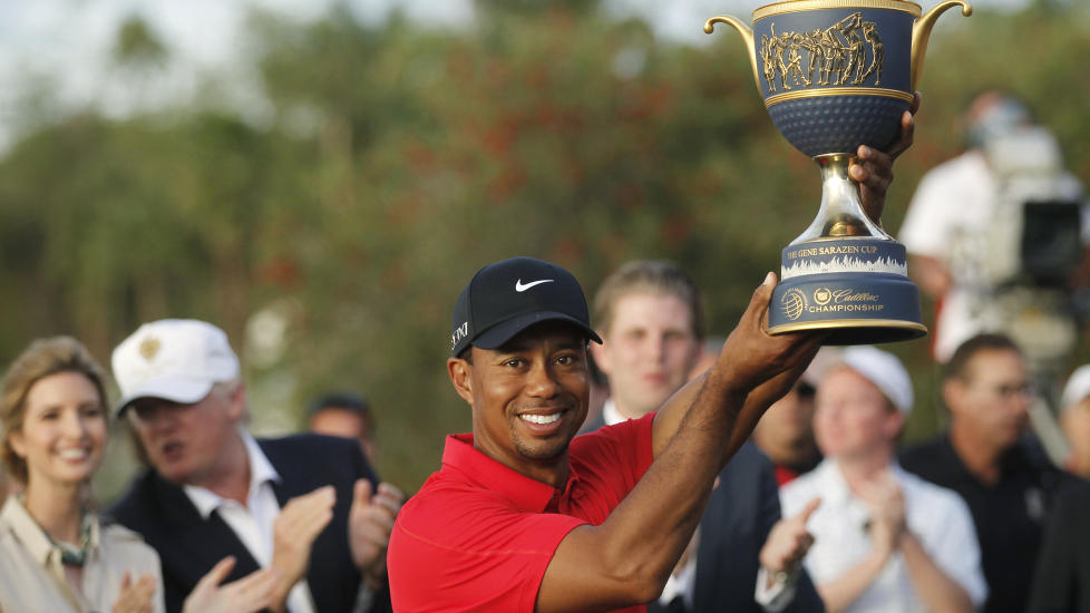 NY SEIER: Tiger Woods vant turneringen i Florida i helga og sikret sin seier nummer 76. Foto: REUTERS/Andrew Innerarity
