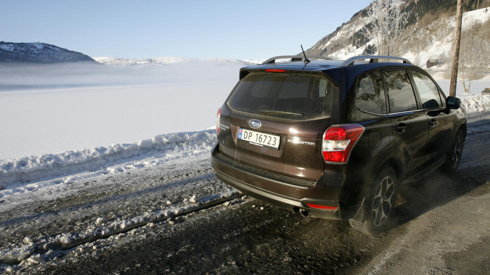 FRAMSKRITT: Nye Subaru Forester er et langt skritt i riktig retning. I alle fall n�r det gjelder kombinasjonen bensin og automat.. Foto: Tormod Brenna